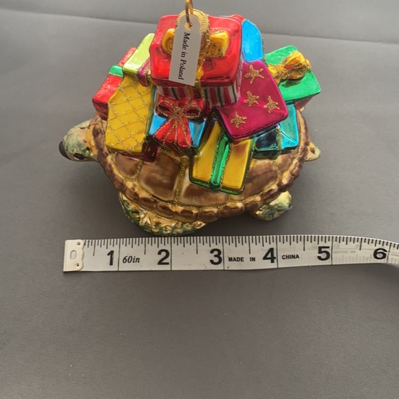 Morawski Turtle delivering Christmas presents 🎄 - Picture 5 of 8